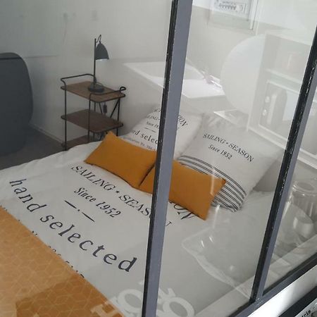 Le Petit Loft Des Thermes Rochefort  Zewnętrze zdjęcie