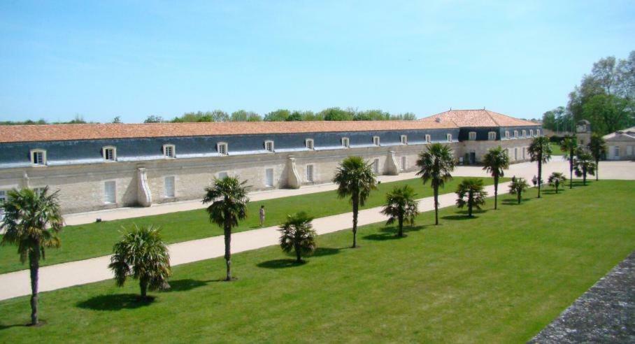Le Petit Loft Des Thermes Rochefort  Zewnętrze zdjęcie